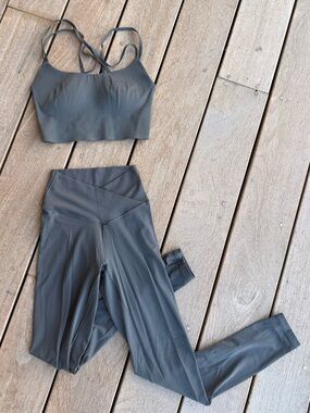 Aerie // Charcoal Gray Strappy Sports Bra & High-Waist Leggings Set Real Me